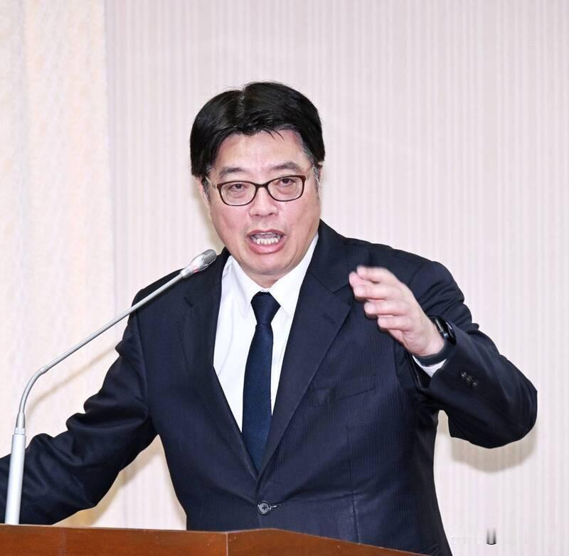 台青献“中国台湾”花篮邱垂正妄称：矮化台湾今年是孙中山诞辰160周年，一名