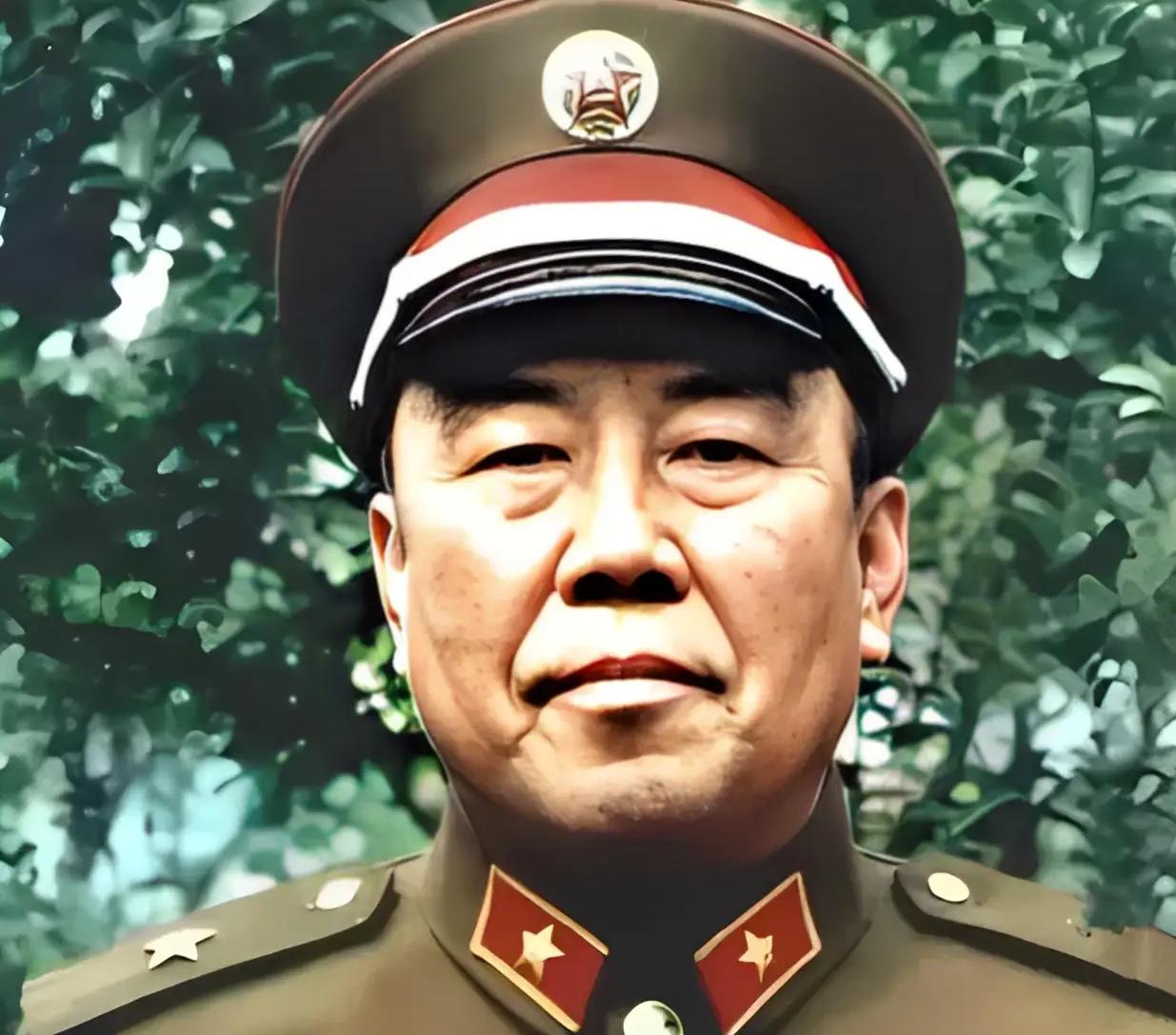 1979年对越作战尘埃落定，11军军长陈家贵刚从前线撤下，在驻地街头散步时竟