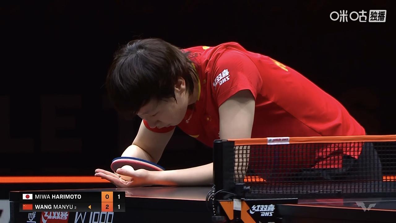 王曼昱4-2淘汰张本美和：感觉如来佛对孙猴子啊！曼昱今天赢张本美和，赢在3