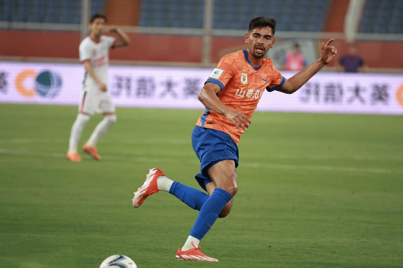 不能留了。泰山队3-1海牛，暴露出中场依旧是球队最大的问题，马德鲁加甚至比不上海