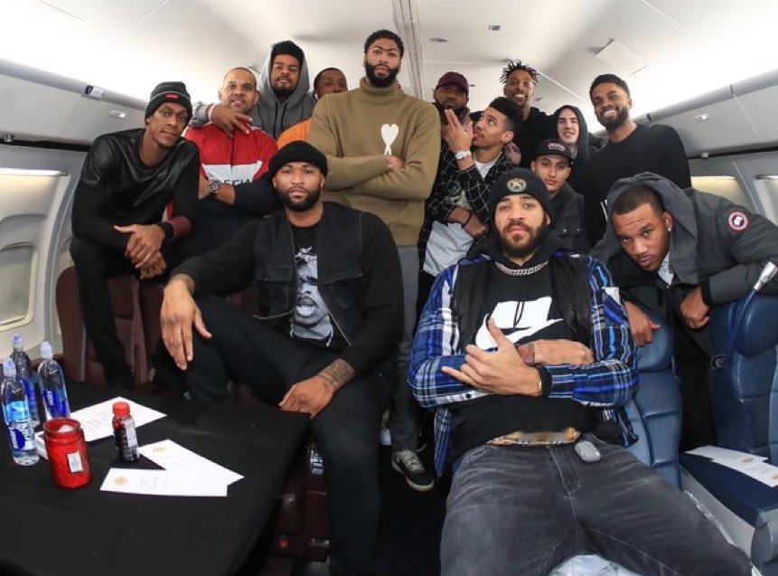 湖人上一次湖人打出7胜2负以上的开局战绩时，他们的阵容↓↓​​​​