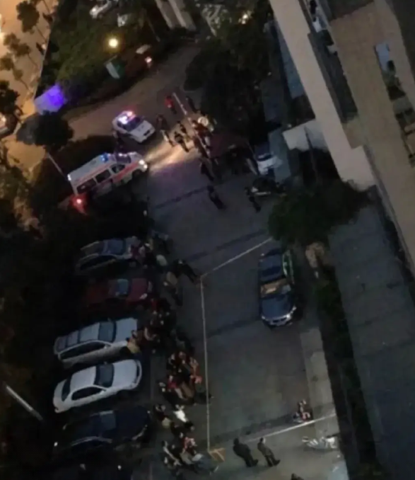 请珍惜生命！邻居40岁女人，凌晨三点从18楼跳下，留下两个孩子，太可惜了！