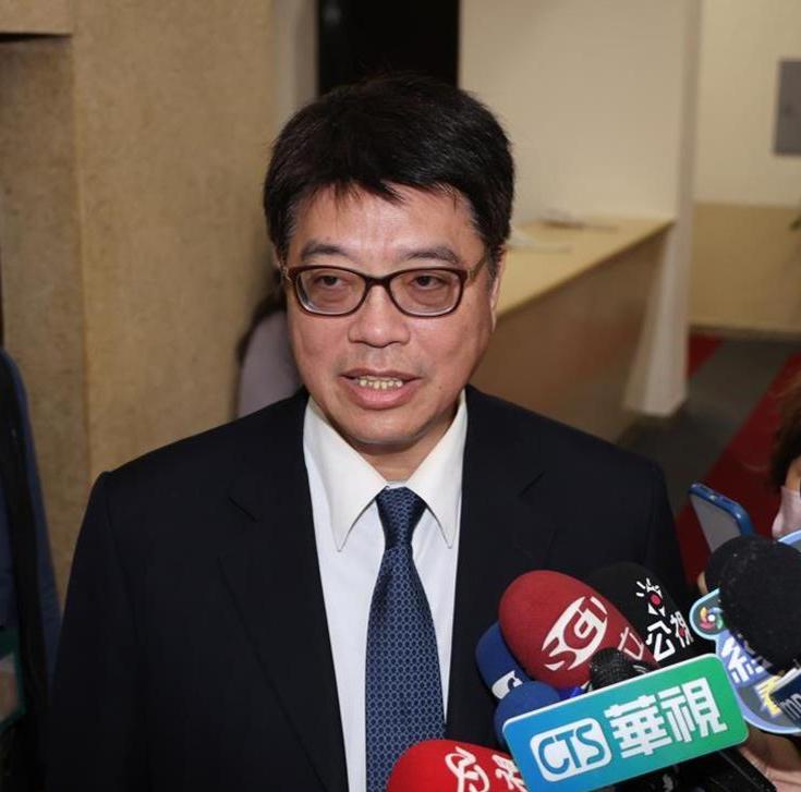 台湾陆委会那位所谓“主委”邱垂正公然散播“台独”言论，妖言惑众，这样的陆委会还有