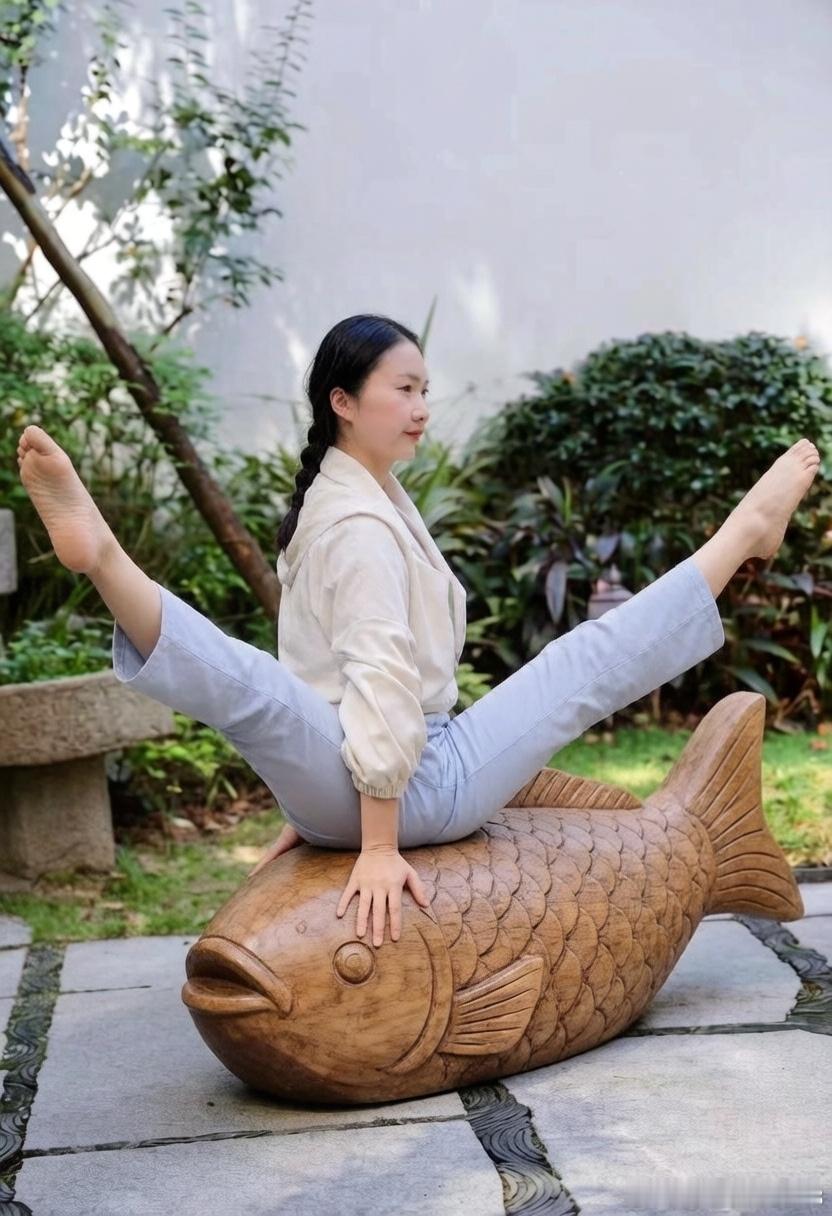 美女热门美女见人不如健身瑜伽式的集大成者