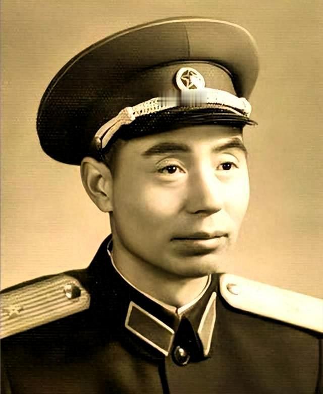 牛书申（1913—2007），陕西黄陵人，开国少将，一生深耕军队政治工作，是久经