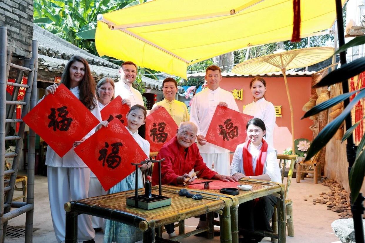 快讯｜中国年引爆全球文旅热潮！外籍游客蜂拥而至体验地道年味2026马年春节