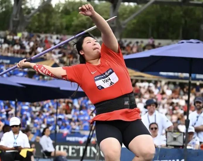 严子怡强势四连冠在世界田联钻石联赛摩纳哥站的赛场上，中国18岁小将严子怡再度以