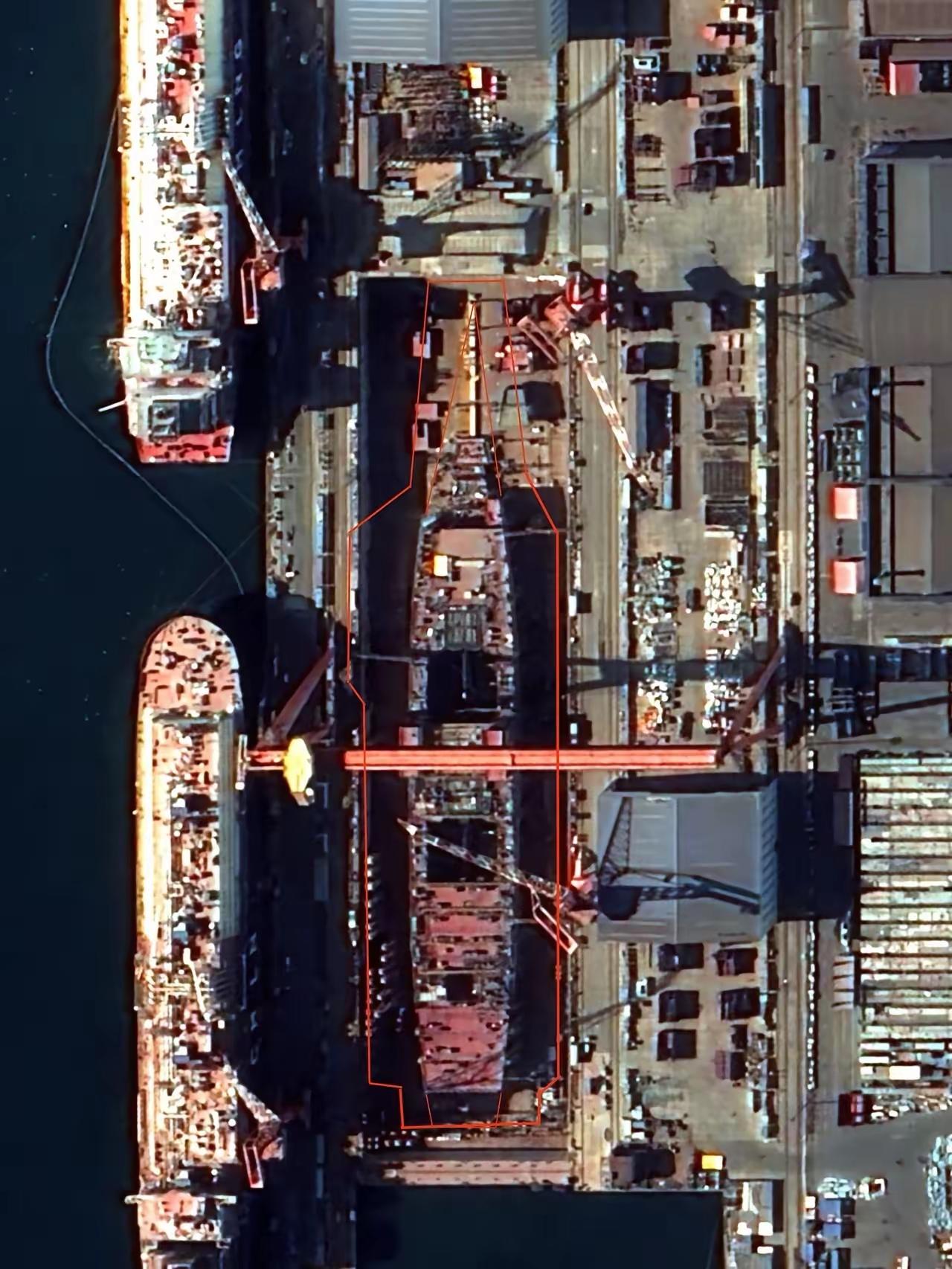 塞得满满当当的，你说得多大。蓝星第一是没的跑了，又快又大又强又狠。