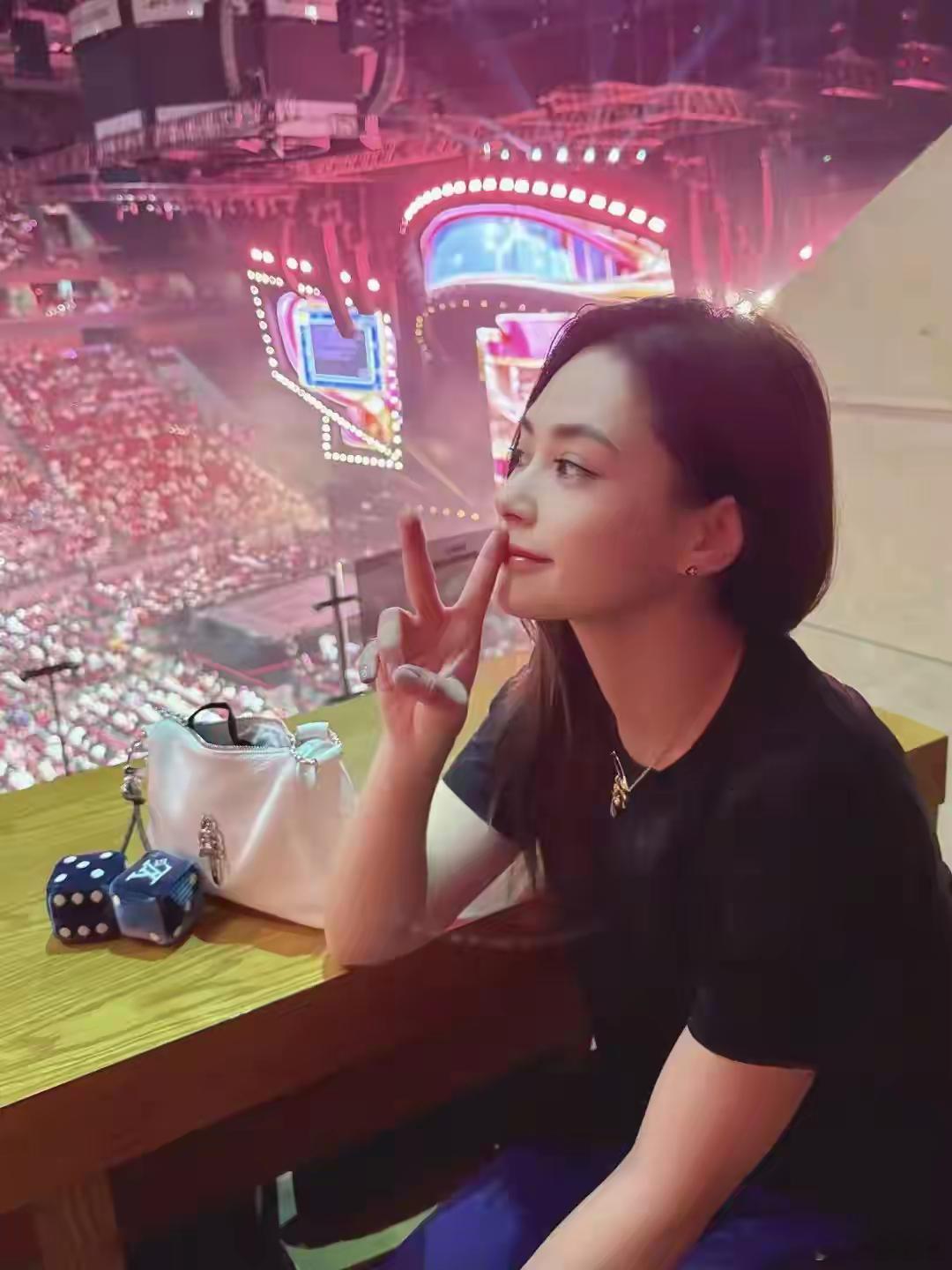 阿娇又瘦回来了，跟王心凌同框合照，两位美女对我眼睛很好​​​