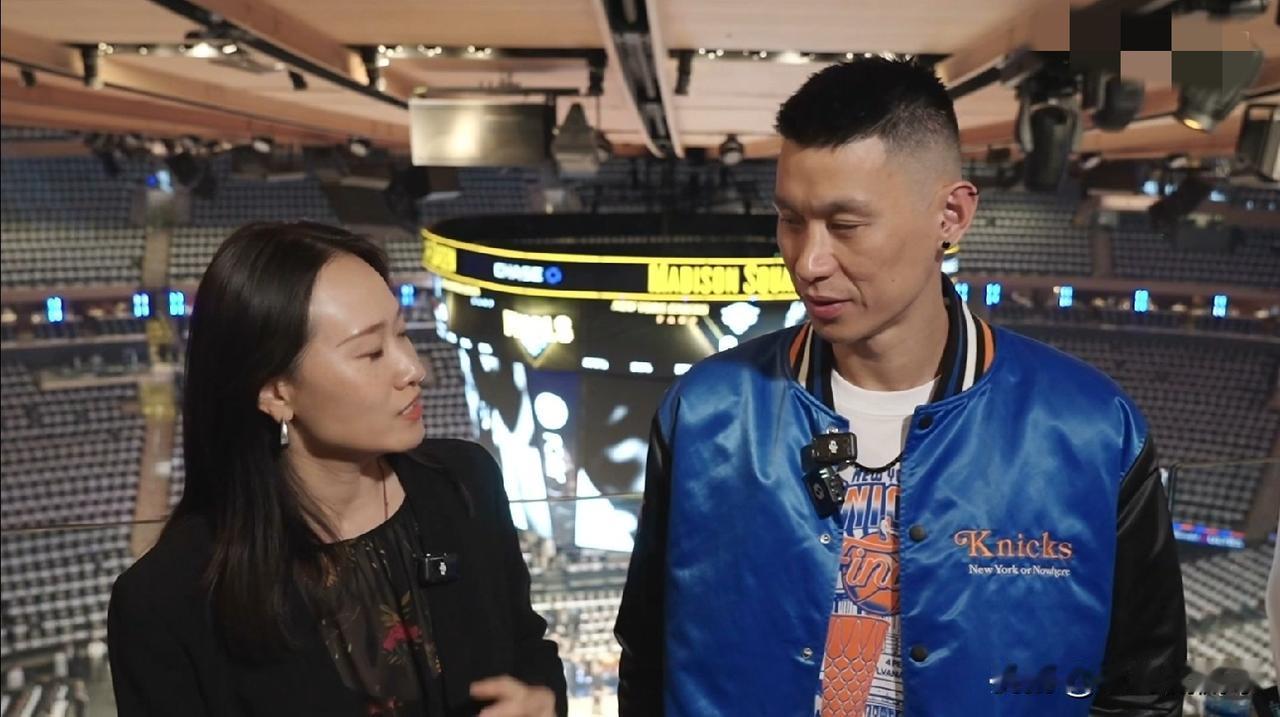 尼克斯球星唐斯怒赞前辈林书豪！今天唐斯在接受状元热门迪班萨的采访时，聊到了前辈林