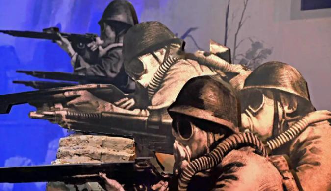 揭穿日本虚伪面具！承诺销毁毒弹却四次爽约，33万枚埋中国地下，中方硬刚不手软！