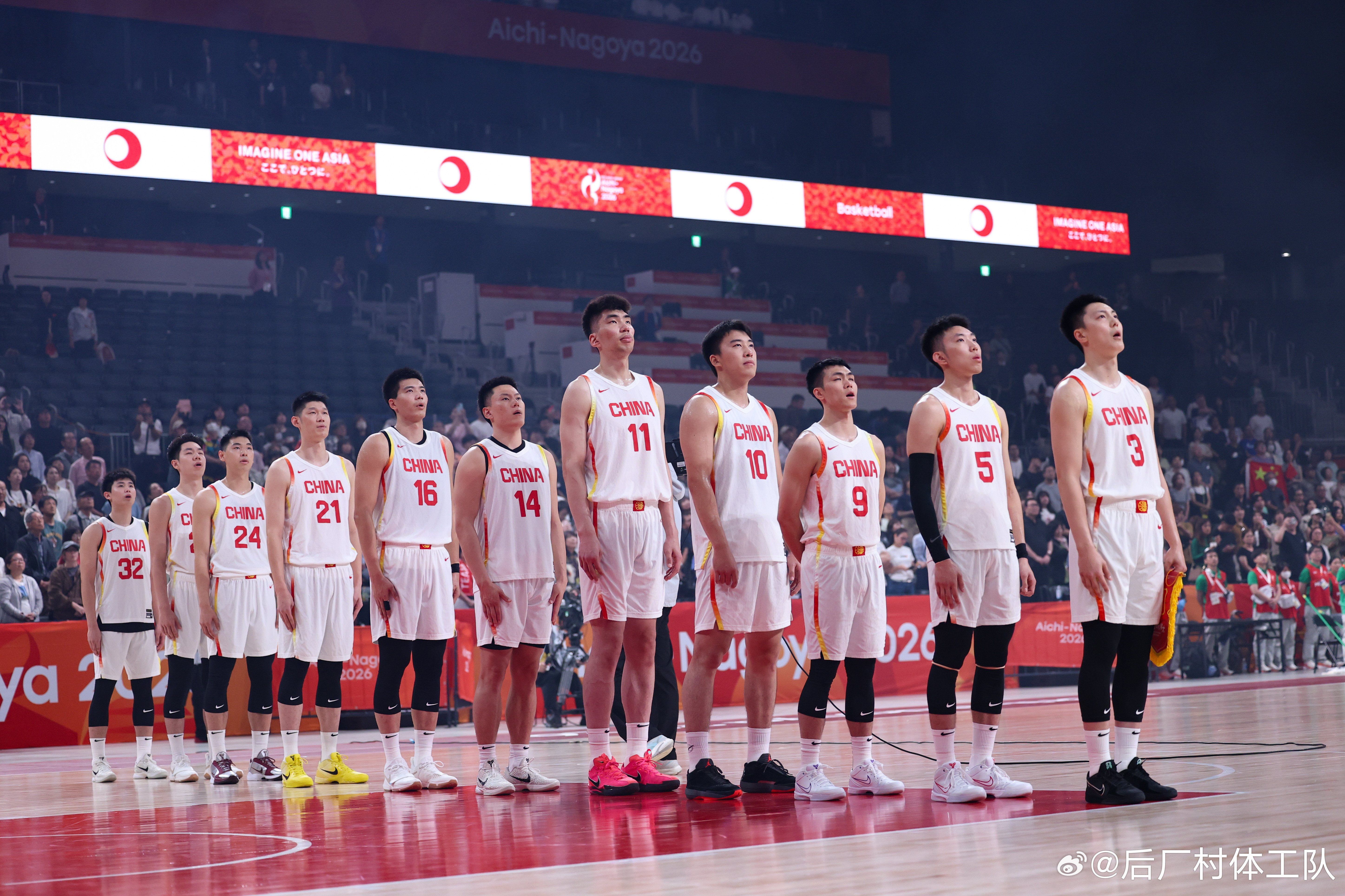 中国男篮三场赢了128分王俊杰20分14篮板复仇之战，中国男篮105-61大胜