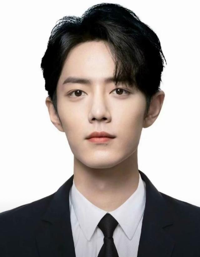 一觉醒来,估计全国人民都知道了。这事儿闹得挺大啊,东北老铁们全跑锦州蹲点儿去了