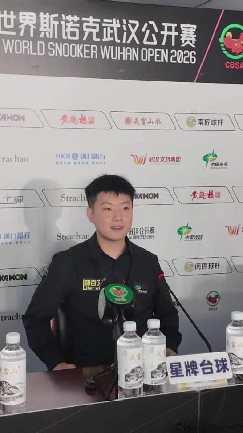 赵心童前7次决赛7次夺冠七次站上决赛球台，七次捧起冠军奖杯，赵心童把决赛胜率定格