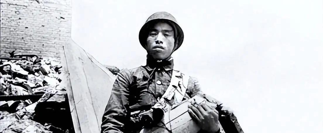 1941年鲁中夜战，爆破手刘厥兰把炸药包放偏，爆炸后敌人碉堡纹丝不动，副团长王