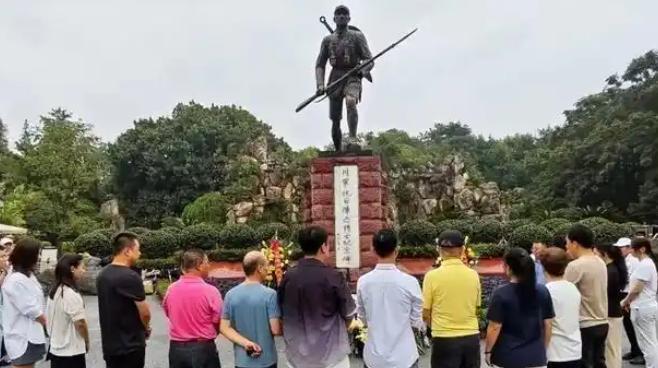 “富贵不能同享，凭什么打仗需要我们去？”这样的冷漠言论竟然在网络上流传，实在是让