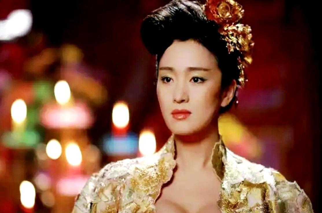 就为上个厕所，周润发花了剧组31万。2006年拍《满城尽带黄金甲》，张艺谋给