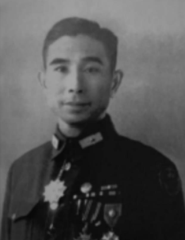1951年，逃到香港的原新一军军长潘裕昆，在商人袁德泉许诺高回报的诱惑下，将二十