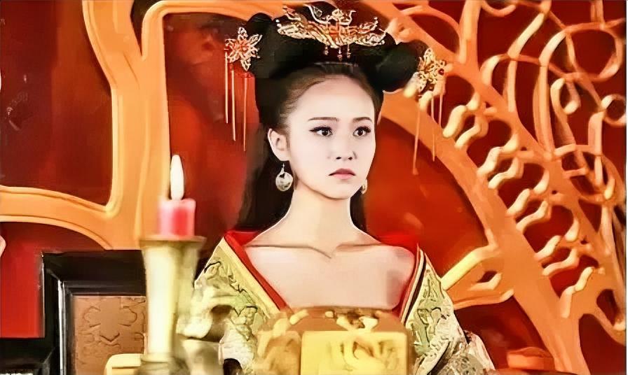 刘曜灭掉西晋，霸占了皇后羊献容。刘曜在床榻之上，问道：“我跟你那位前夫皇帝相比如