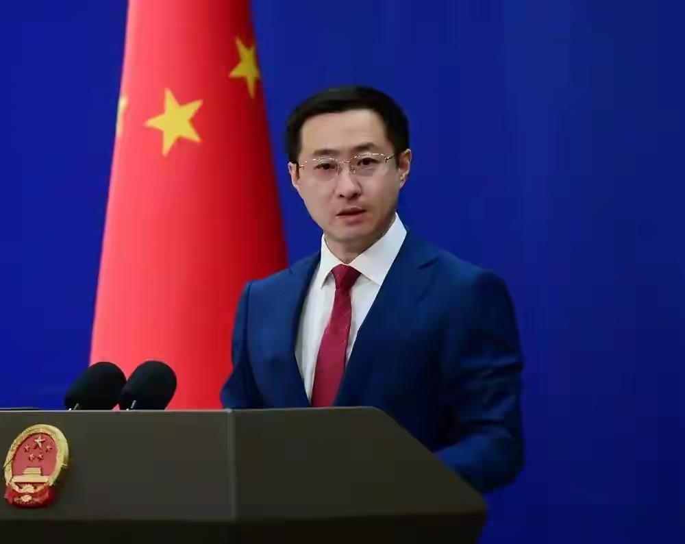 中国对巴拿马反击战已经打响！彭博社消息，不具名知情人士透露，中国要求国有企业停