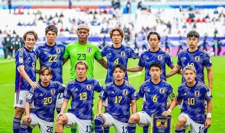 日本男足的目标是世界杯夺冠，我看他们出线都困难……！荷兰队不用说，世界排名第
