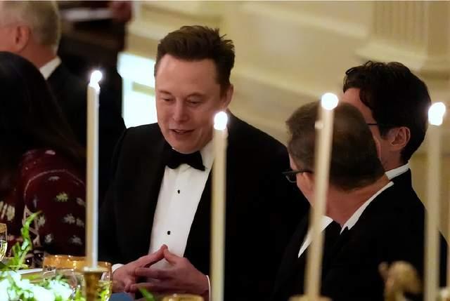 握手言和的智慧：马斯克重返白宫的深层启示当地时间11月18日晚，白宫为沙特