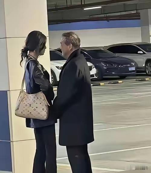 女朋友都让老头骗去了，