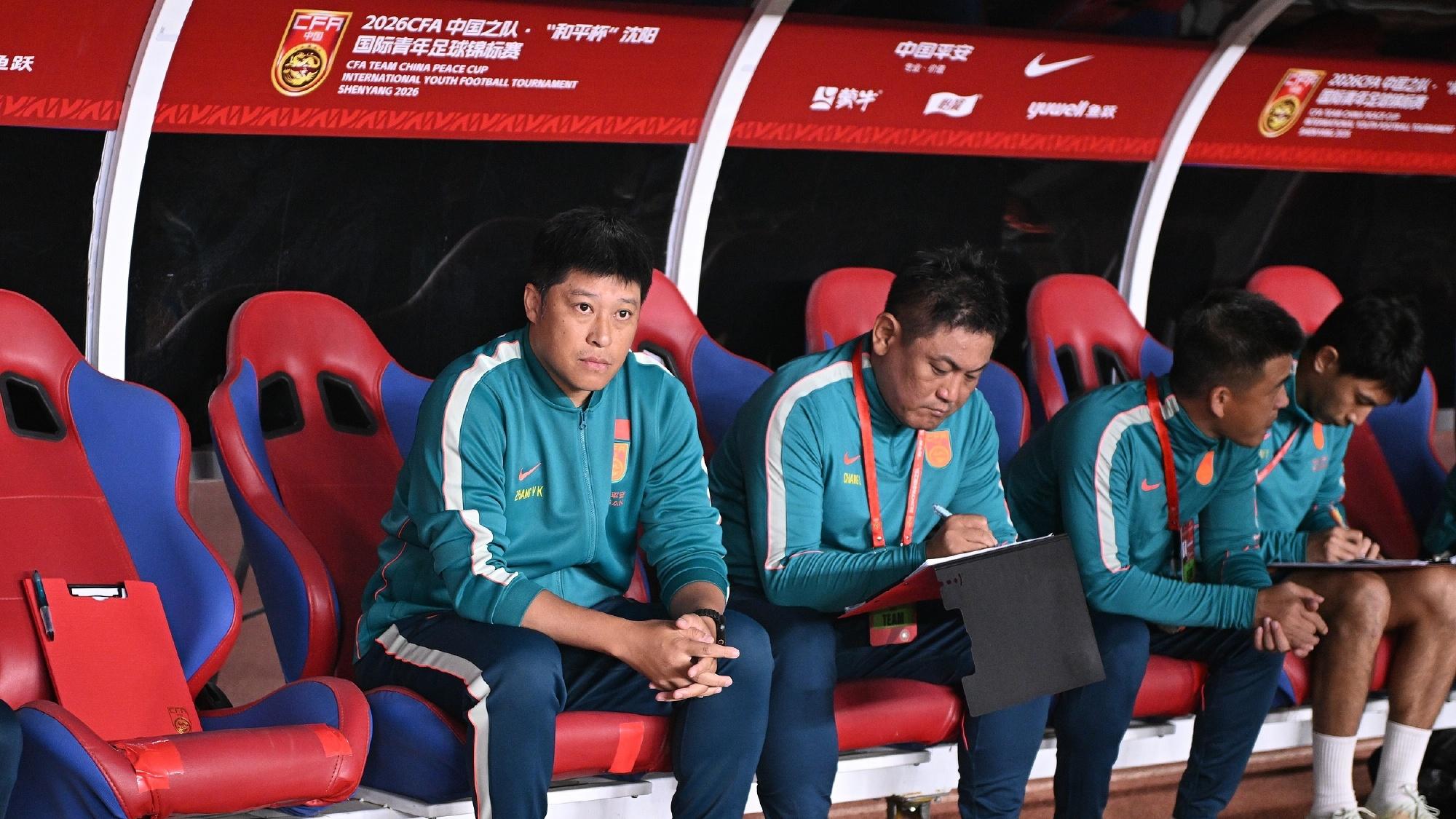 2-0! U16国足上演降维打击, 全场碾压轻取卡塔尔队, 球迷仍建议换教练