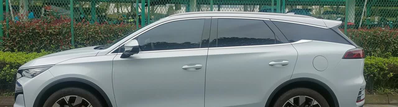 比亚迪唐混动不充电，用油油耗高不？今天和有个同事聊天，他想买个比亚迪的车，问