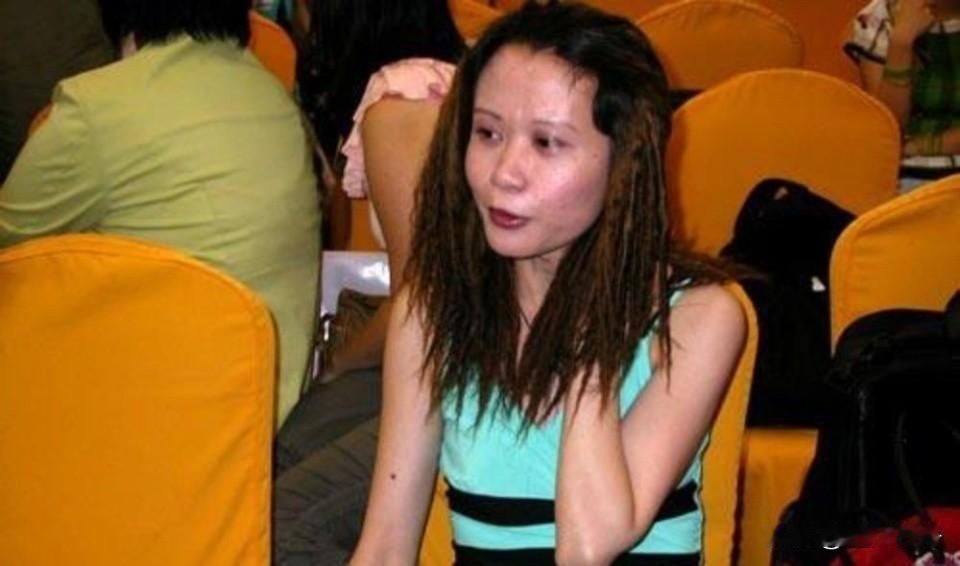 47岁女作家侮辱全红婵：迎合饭圈+搞营销。近日，一个282人的群聊长期辱骂、侮辱