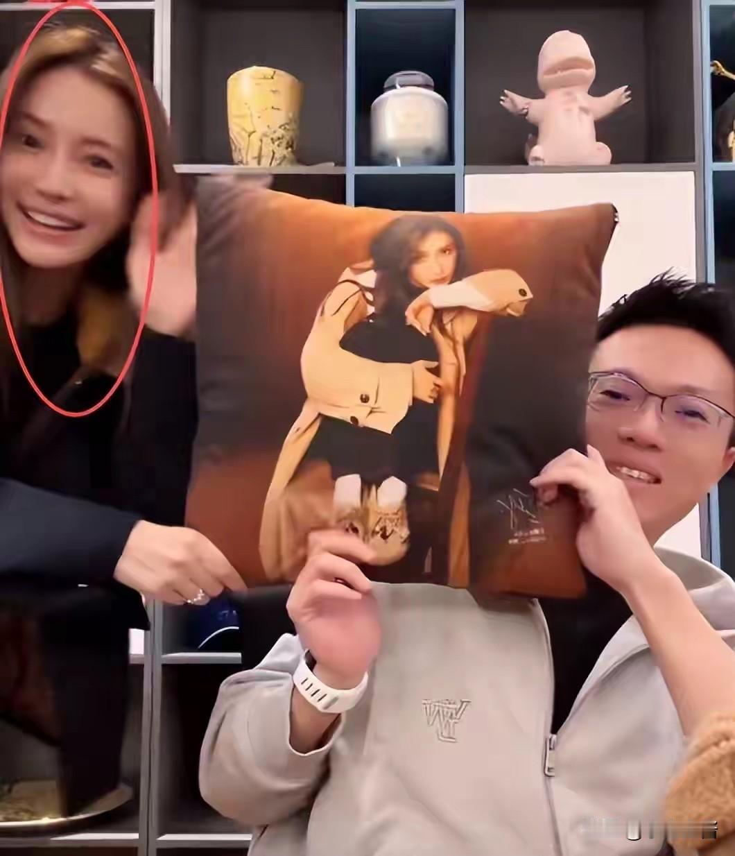 黄晓明，走宝了。11月8日，35岁的杨颖，冲上热搜，这一次，不是传出和黄晓明