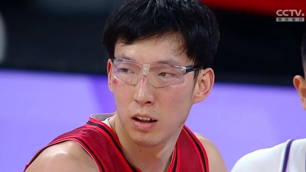 大比分1-1!北京男篮6分险胜北控,周琦复出8+8,曾凡博高效30+4