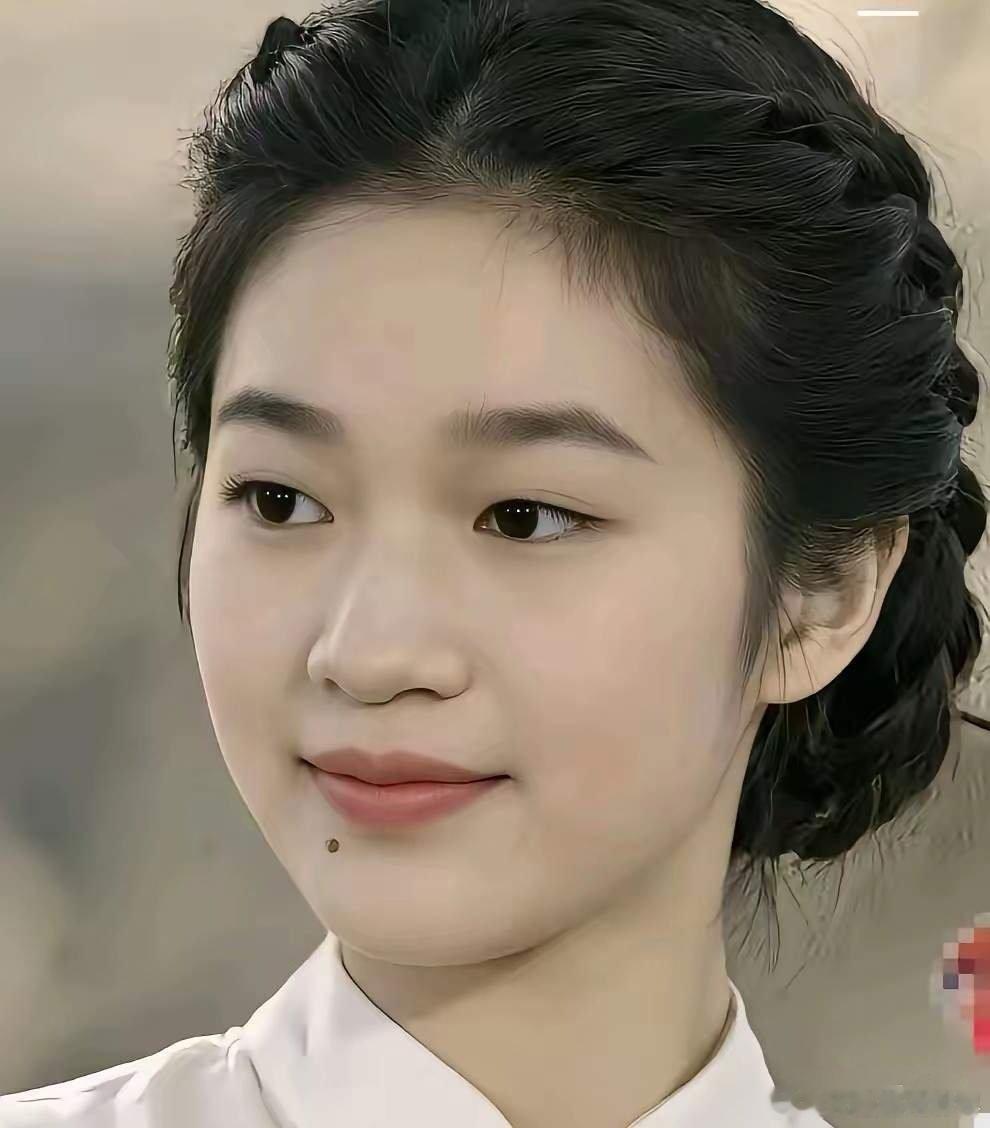 〖图说热点〗女大十八变：十九岁全红婵上代言杂志封面人物！全红婵十六岁脱下训练服，大胆尝试全新风格，也