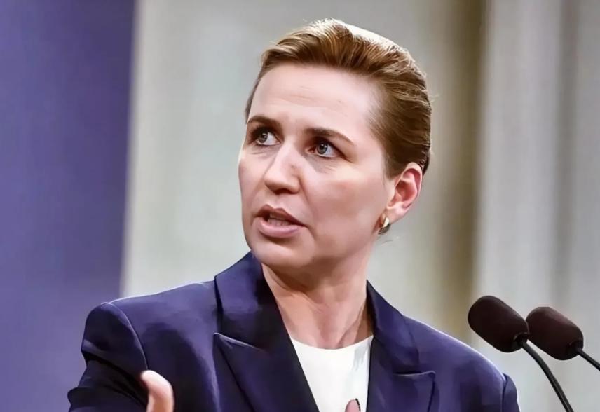 丹麦政府痛恨中国，丹麦的外交大臣拉斯穆森表示，过去不允许中国对格陵兰岛投资，现在