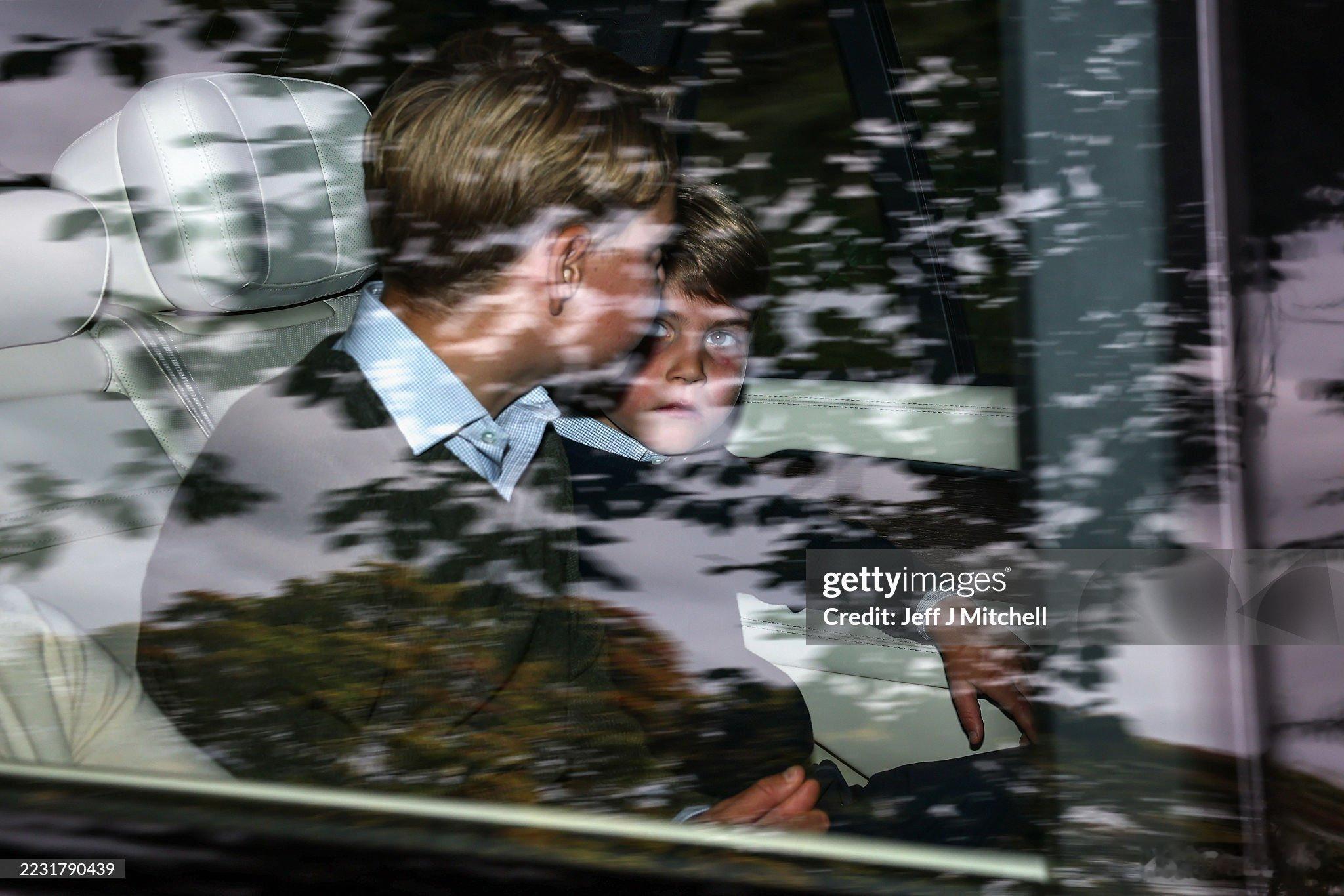 英国王室🇬🇧8月24日，国王夫妇、威尔士亲王夫妇、乔治王子、夏洛特公主和路易