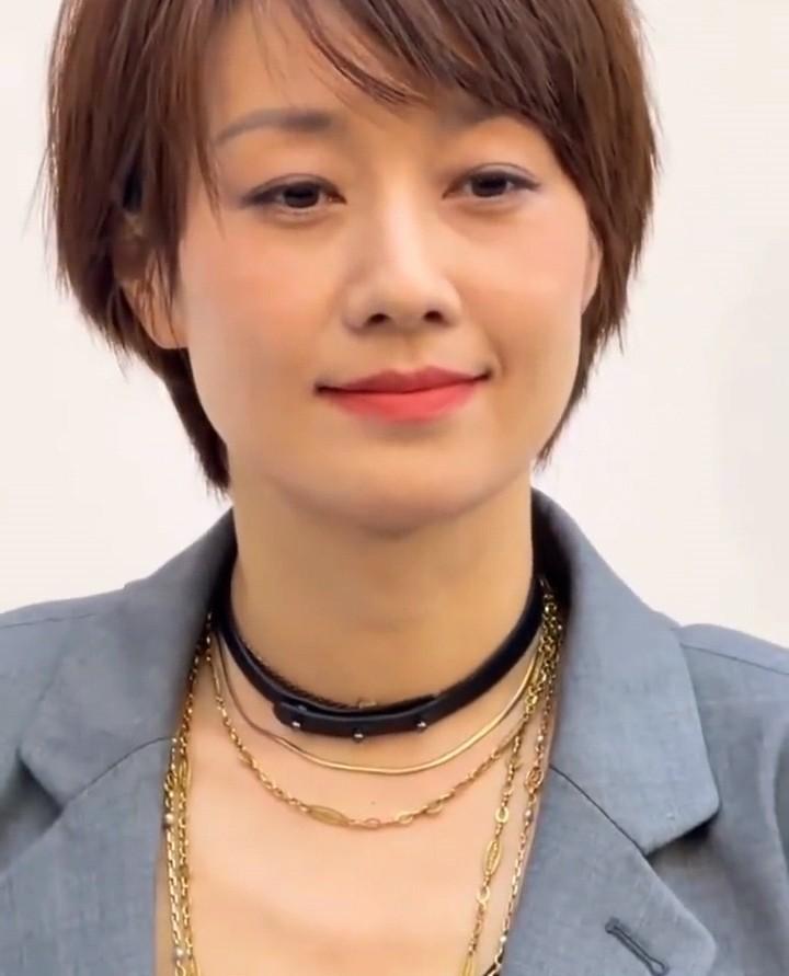 马伊琍，冲上热搜！9月17号，马伊琍冲上热搜，不是因为有新剧，也不是被曝新