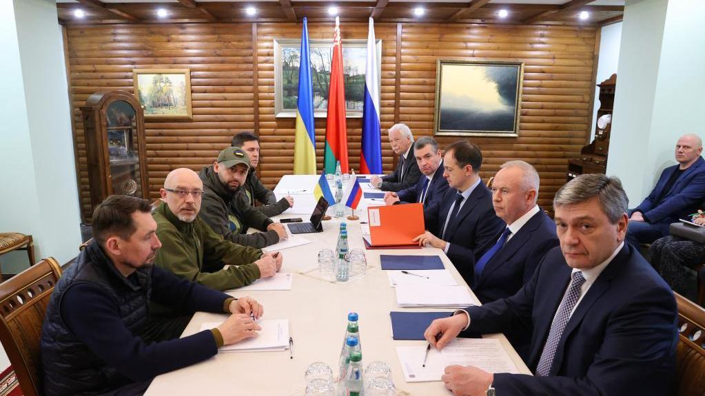 泽连斯基为何坚持不肯妥协泽连斯基没有不妥协。他最大妥协是默认现实，即乌东四州及克