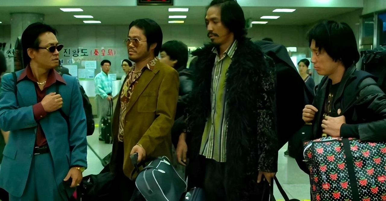 在首尔江南区的一家中餐馆里，35岁的金哲给孩子夹菜时，特意用中文说了句多吃点，这