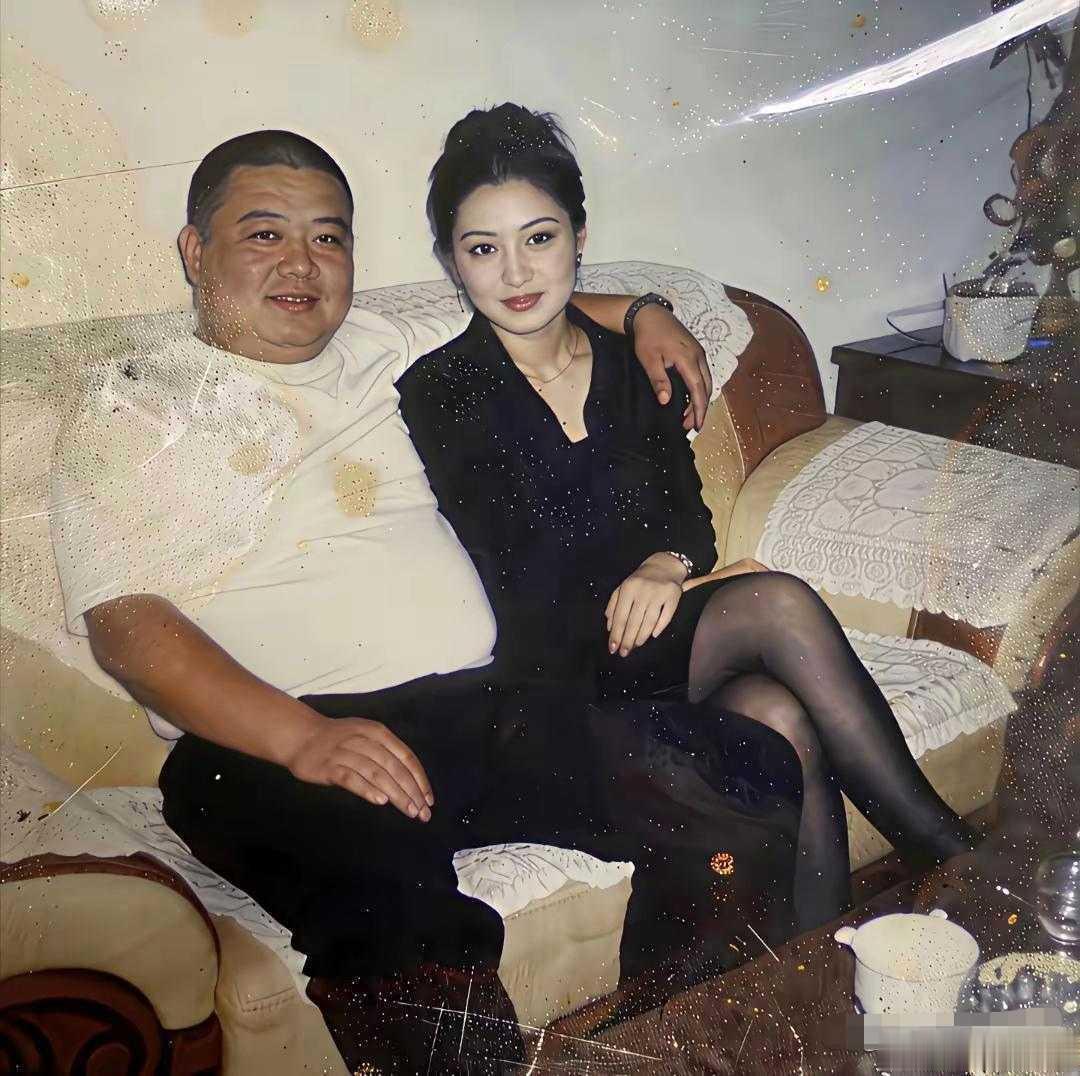 翻到20年姑姑的照片，我不明白你是怎么看上我姑父的
