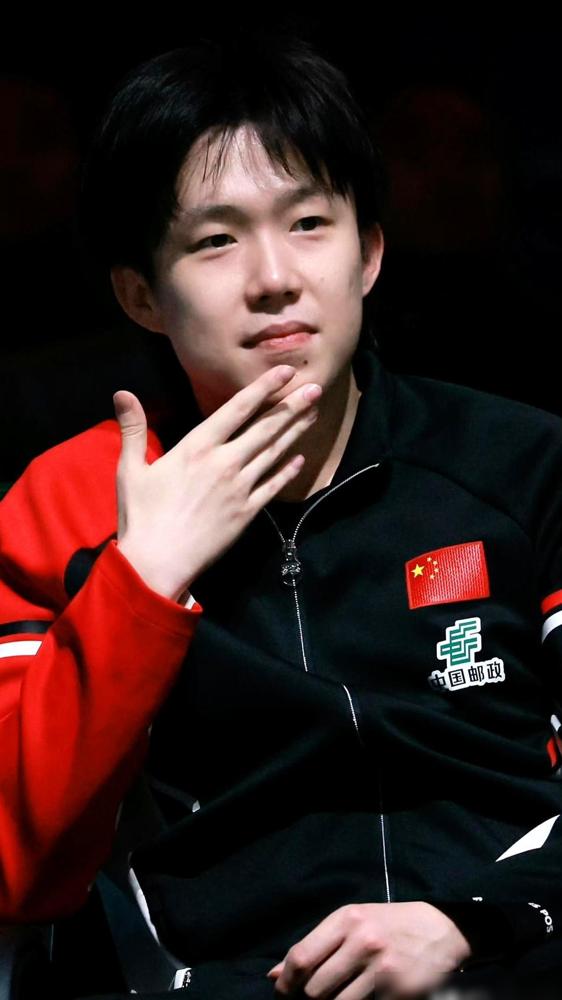 我跟你说，这次香港总决赛，有意思了。整个事儿其实很简单：几位熟面孔在同一个舞