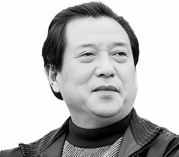 1991年，入狱15年的张铁生刑满释放。他拉下脸求体制内的远房亲戚介绍工作，亲戚