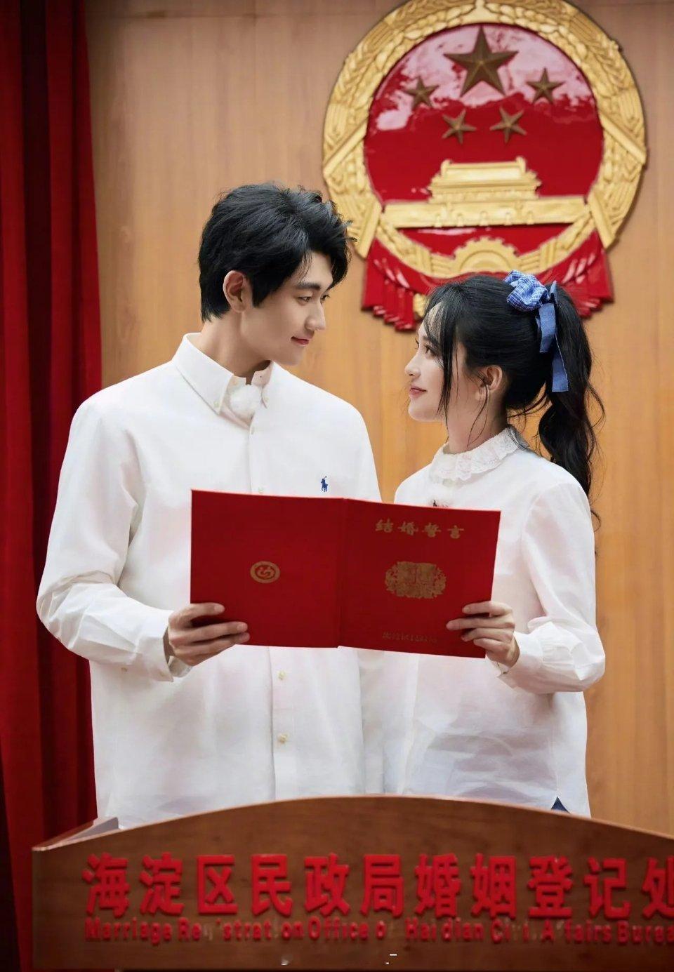 孙丞潇能做到9:1公证，还算行，不然这婚姻金莎风险太大，这男的上戏的，188身高