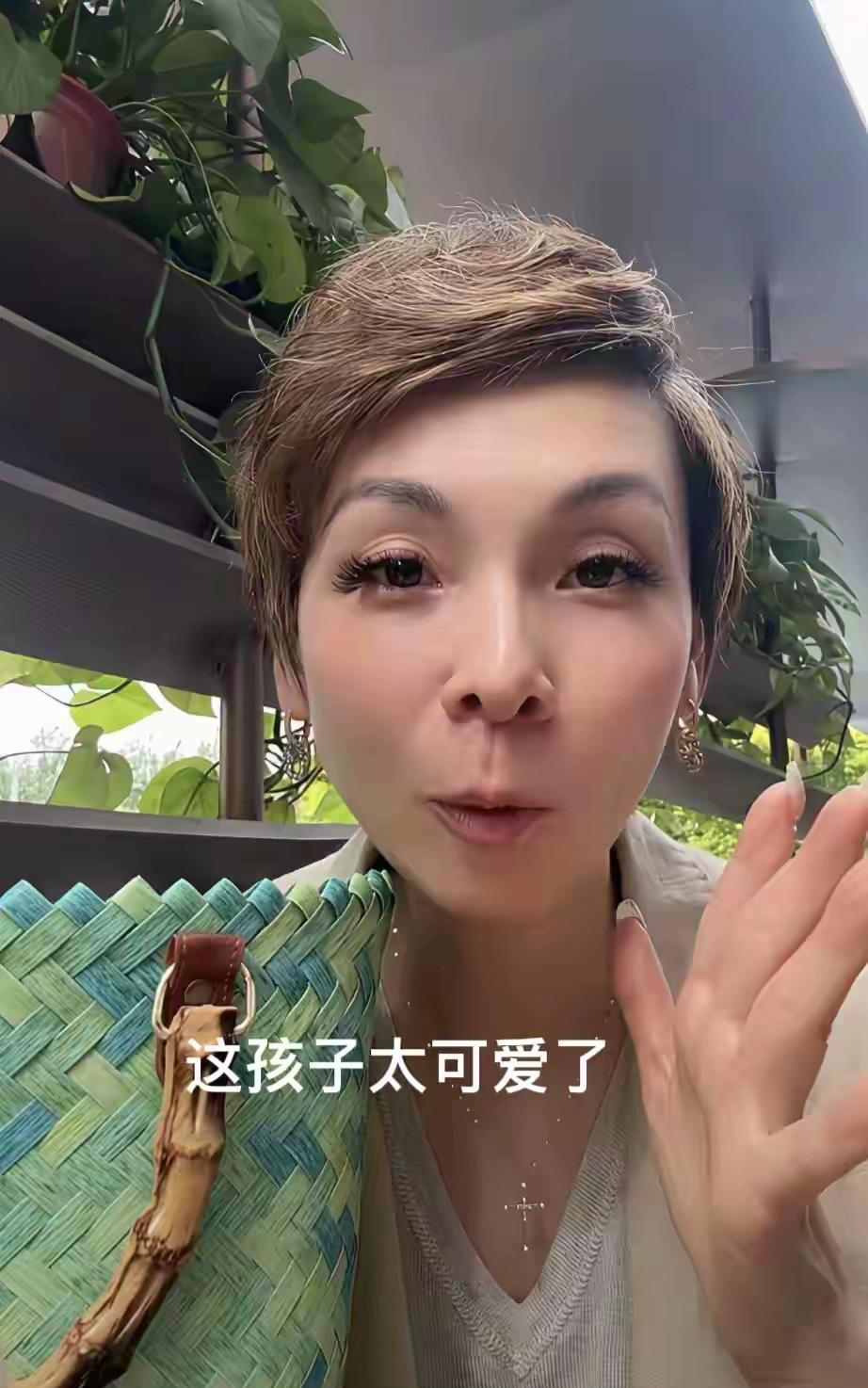 麻六记洋洋直播时忍不住对马筱梅的儿子小汪宝赞不绝口，他说这孩子太可爱了，继承爸爸