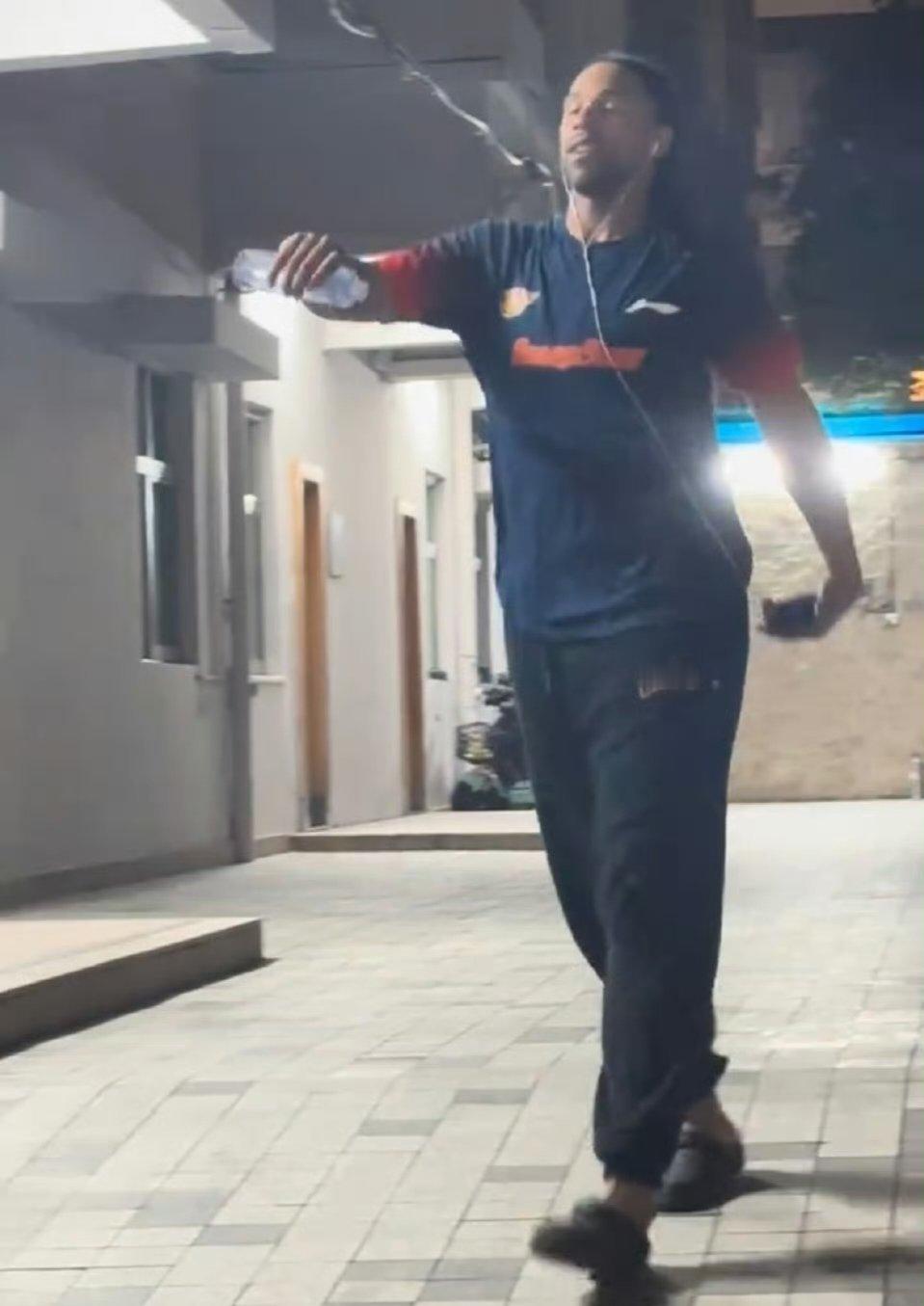 萨林杰伤病一点问题没有哈，说伤病都是烟雾弹，球迷别听广东自媒体和球队那种公关宣传