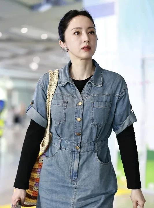 董璇戳中了中女二婚的普世难题董璇在《姐姐当家》里跟张维伊谈及是否再要宝宝的时候