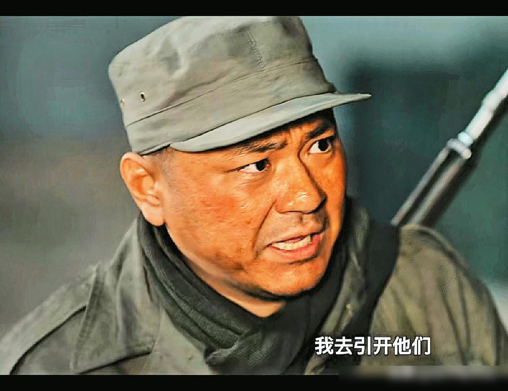 都搞错了一件事。张桐的“不红”，不是事故，是他给自己焊死的一副铠甲。从《亮剑