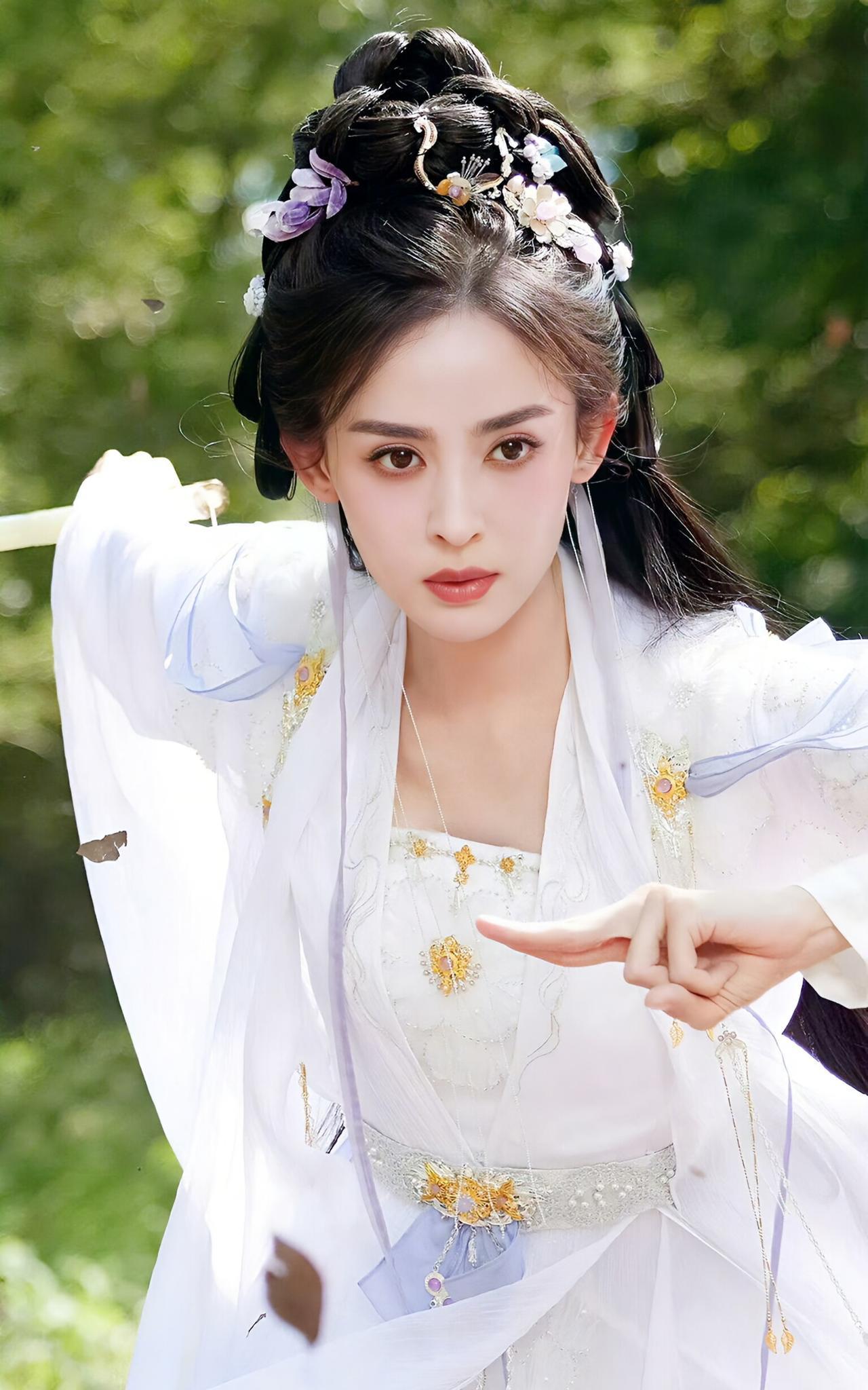 娜扎古装清冷感绝了！古装造型尽显清冷美人韵味