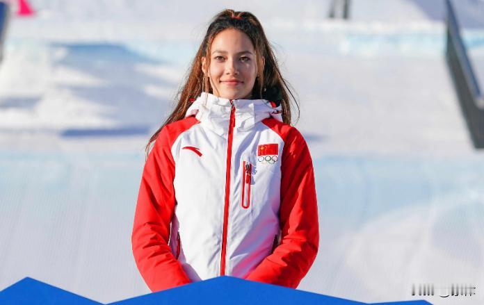 中国年度四大文化美女谷爱凌应该没有人还会质疑她的中国心吧，她带给中国人阳光