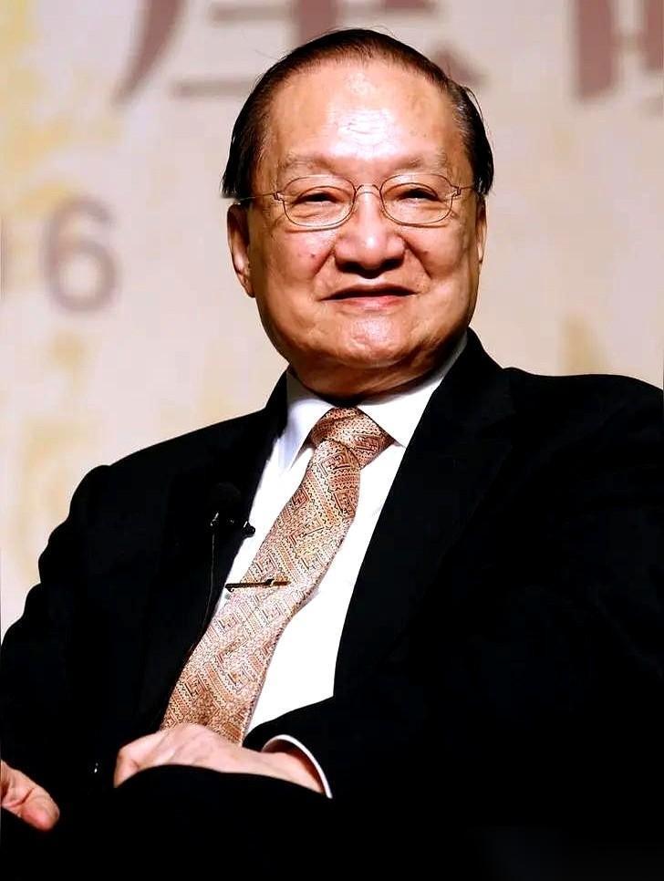 一直以为《鹿鼎记》是金庸老爷子天马行空的封笔之作。​直到最近才知道，这哪是小