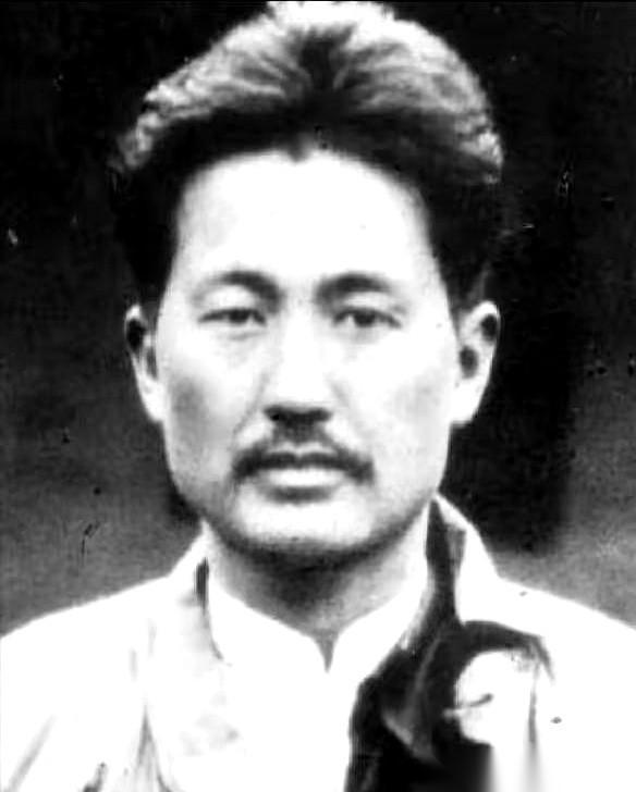 1935年，一封用米汤写的密信，从南昌监狱辗转送到上海鲁迅手中。信上就两个字：救